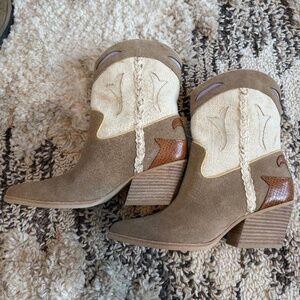 Dolce Vita Loral Western Boot